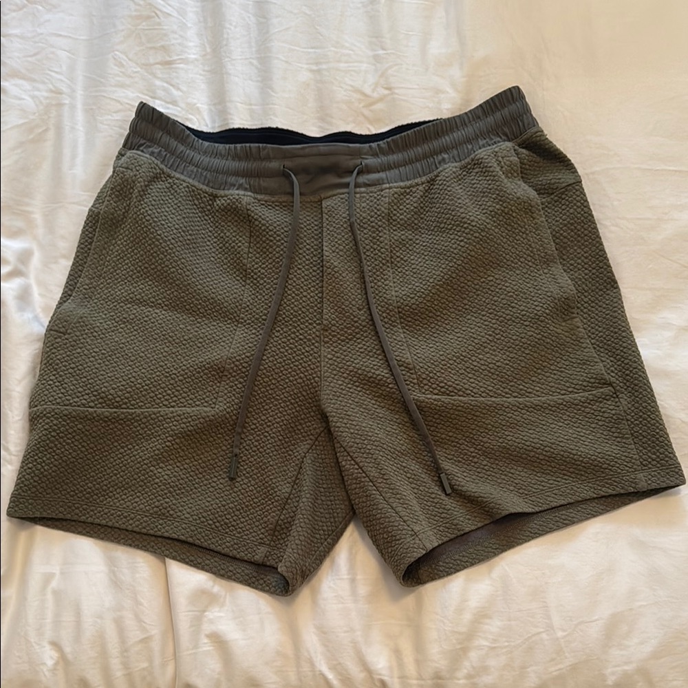 Lululemon Men's Olive Green Textured Double Knit Cotton Short 7”